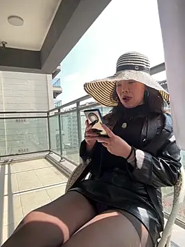 Snapshot of anna_yngs chatting on March 2, 2026, 3:29 am anna yngs online show from March 2, 2026, 3:29 am