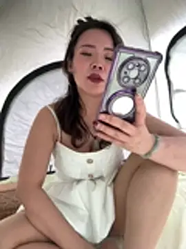 Snapshot of anna_yngs chatting on April 26, 2026, 4:54 am anna yngs online show from April 26, 2026, 4:54 am