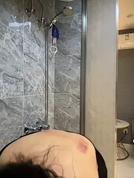 anna yngs online show from November 28, 2025, 1:06 am