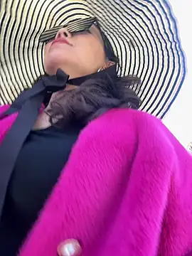 Snapshot of anna_yngs chatting on February 27, 2026, 5:40 am anna yngs online show from February 27, 2026, 5:40 am