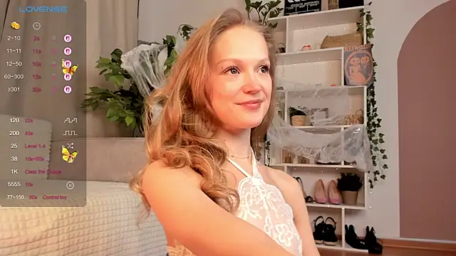 Snapshot of Kara_smalltits chatting on October 21, 2025, 11:42 am Kara smalltits online show from October 21, 2025, 11:42 am