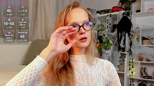 Snapshot of Kara_smalltits chatting on October 24, 2025, 12:37 pm Kara smalltits online show from October 24, 2025, 12:37 pm