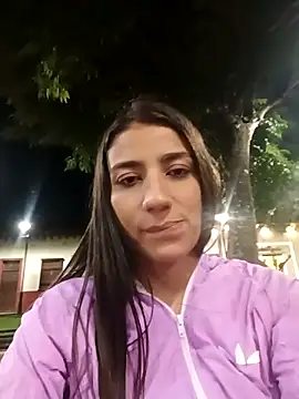 Snapshot of -juicy_ chatting on October 24, 2025, 12:20 am -juicy  online show from October 24, 2025, 12:20 am