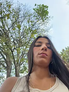 Snapshot of -juicy_ chatting on February 9, 2026, 10:19 pm -juicy online show from February 9, 2026, 10:19 pm