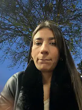 -juicy  online show from March 6, 2026, 11:22 pm