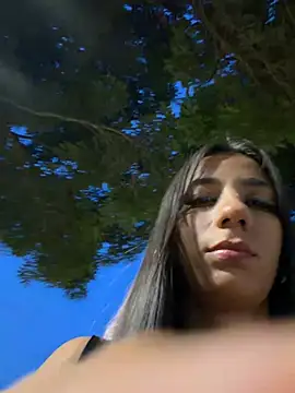 -juicy  online show from April 8, 2026, 11:17 pm