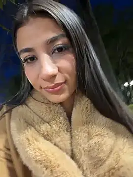 -juicy  online show from March 18, 2026, 11:27 pm