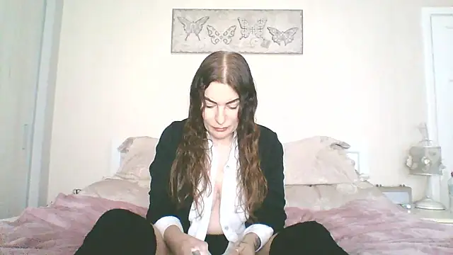 EllaKent online show from January 17, 2026, 10:08 am