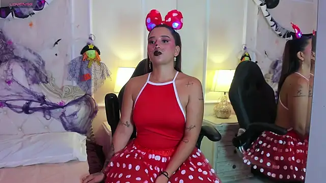 Snapshot of Bela_Jones chatting on October 31, 2025, 3:47 am Bela Jones online show from October 31, 2025, 3:47 am