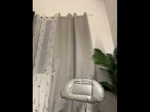 Sugarcandyyy online show from April 8, 2026, 5:25 pm