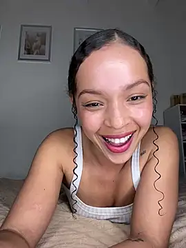 Snapshot of Yasmin777_ chatting on April 7, 2026, 3:30 am Yasmin777 online show from April 7, 2026, 3:30 am