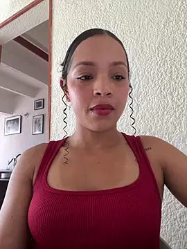 Snapshot of Yasmin777_ chatting on February 13, 2026, 8:53 pm Yasmin777 online show from February 13, 2026, 8:53 pm