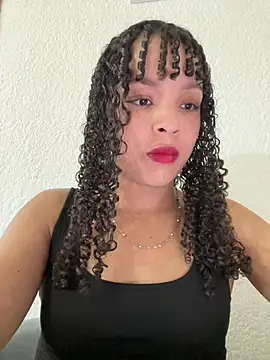 Snapshot of Yasmin777_ chatting on February 24, 2026, 9:26 pm Yasmin777 online show from February 24, 2026, 9:26 pm