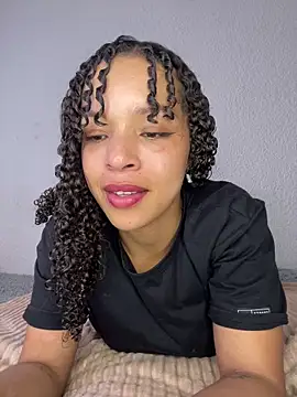 Snapshot of Yasmin777_ chatting on February 2, 2026, 7:24 pm Yasmin777 online show from February 2, 2026, 7:24 pm