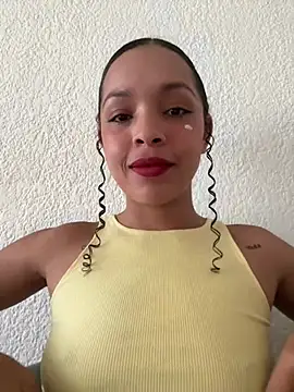 Snapshot of Yasmin777_ chatting on April 1, 2026, 8:50 pm Yasmin777 online show from April 1, 2026, 8:50 pm