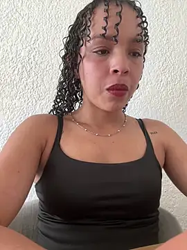 Yasmin777  online show from May 28, 2026, 4:57 pm