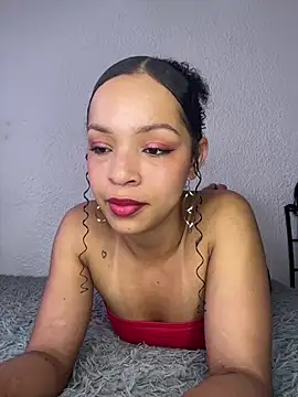 Snapshot of Yasmin777_ chatting on February 14, 2026, 7:14 pm Yasmin777 online show from February 14, 2026, 7:14 pm