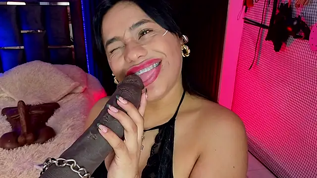 Snapshot of Issafoxx chatting on March 12, 2026, 12:09 pm Issafoxx online show from March 12, 2026, 12:09 pm