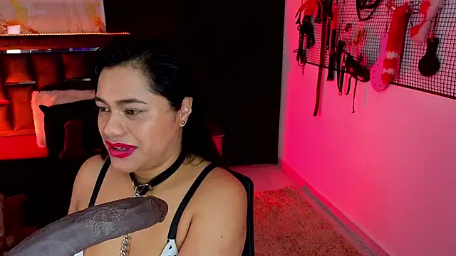 Snapshot of Issafoxx chatting on April 5, 2026, 12:23 pm Issafoxx online show from April 5, 2026, 12:23 pm