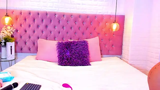 anette bennet online show from October 10, 2025, 7:36 pm