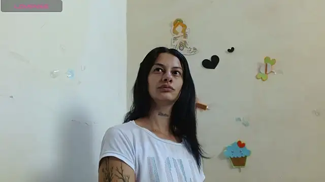 Akasha001 online show from November 19, 2025, 12:38 pm