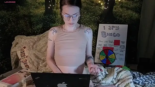 Snapshot of kohlbird chatting on September 25, 2025, 4:18 am kohlbird online show from September 25, 2025, 4:18 am