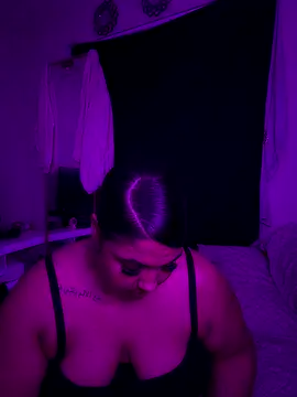 Snapshot of 1n0nlythroat chatting on October 24, 2025, 3:38 am 1n0nlythroat online show from October 24, 2025, 3:38 am