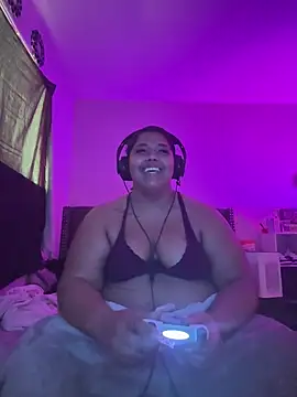 Snapshot of 1n0nlythroat chatting on October 31, 2025, 6:04 pm 1n0nlythroat online show from October 31, 2025, 6:04 pm