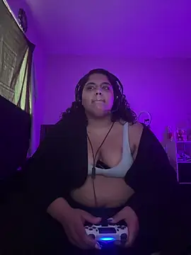 Snapshot of 1n0nlythroat chatting on January 5, 2026, 7:17 pm 1n0nlythroat online show from January 5, 2026, 7:17 pm