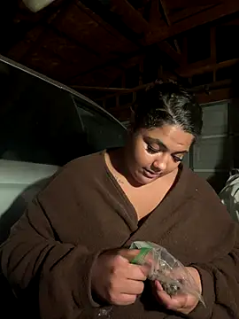 Snapshot of 1n0nlythroat chatting on November 16, 2025, 7:24 am 1n0nlythroat online show from November 16, 2025, 7:24 am