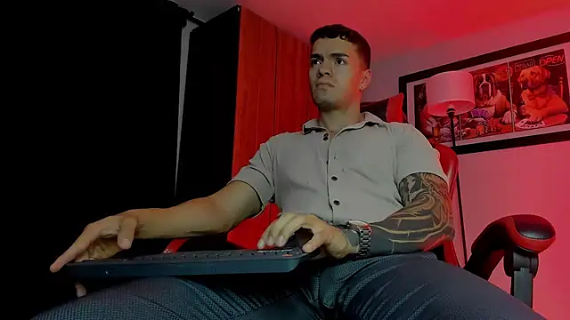 Snapshot of ALPHA_DOMINUS_ chatting on February 15, 2026, 4:13 am ALPHA DOMINUS online show from February 15, 2026, 4:13 am