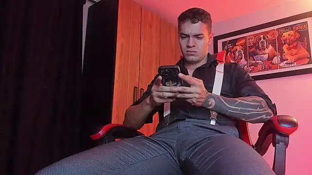 Snapshot of ALPHA_DOMINUS_ chatting on February 1, 2026, 4:55 am ALPHA DOMINUS online show from February 1, 2026, 4:55 am