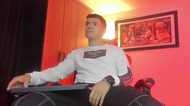 Snapshot of ALPHA_DOMINUS_ chatting on January 15, 2026, 4:49 am ALPHA DOMINUS online show from January 15, 2026, 4:49 am