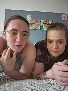 AndHerXO online show from July 16, 2026, 1:52 pm