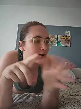AndHerXO online show from June 28, 2026, 1:28 pm