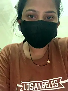 misharani00 online show from October 18, 2025, 1:07 am