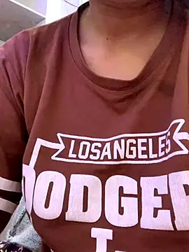 misharani00 online show from November 7, 2025, 1:32 am