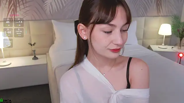 LolaPrise online show from September 28, 2025, 1:34 am