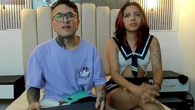 Snapshot of RavenandCody chatting on September 9, 2025, 3:49 am RavenandCody online show from September 9, 2025, 3:49 am
