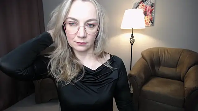 Snapshot of Ava_Elior chatting on April 14, 2026, 12:32 pm Ava Elior online show from April 14, 2026, 12:32 pm