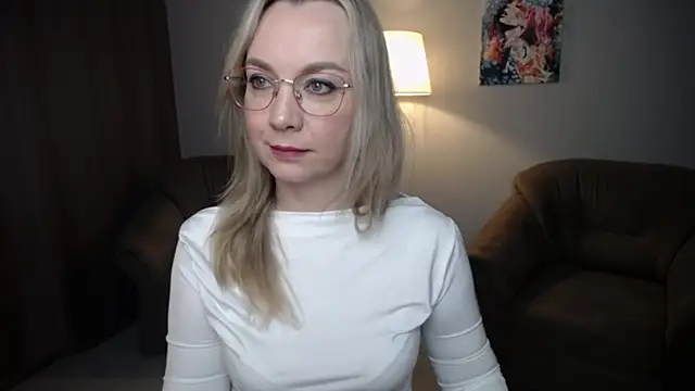 Snapshot of Ava_Elior chatting on April 1, 2026, 11:11 am Ava Elior online show from April 1, 2026, 11:11 am