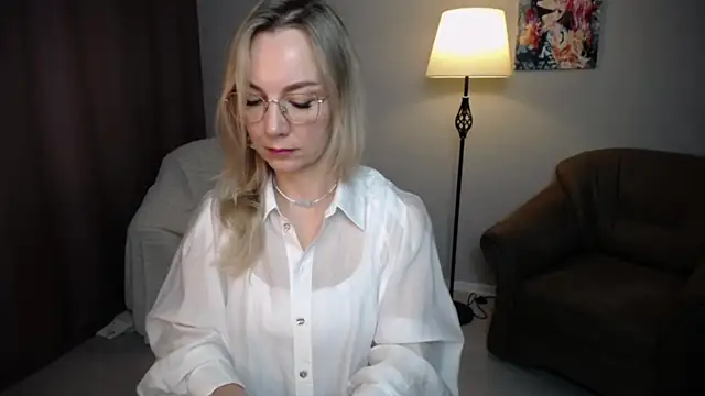 Ava Elior online show from October 6, 2025, 9:21 am