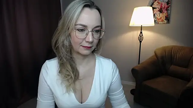 Snapshot of Ava_Elior chatting on March 8, 2026, 11:24 am Ava Elior online show from March 8, 2026, 11:24 am