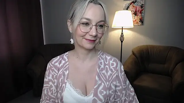 Snapshot of Ava_Elior chatting on April 9, 2026, 12:00 pm Ava Elior online show from April 9, 2026, 12:00 pm