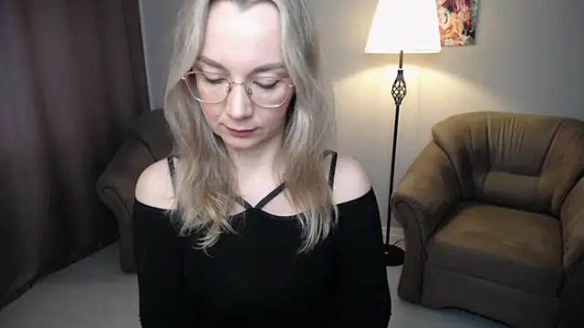 Snapshot of Ava_Elior chatting on March 27, 2026, 11:33 am Ava Elior online show from March 27, 2026, 11:33 am