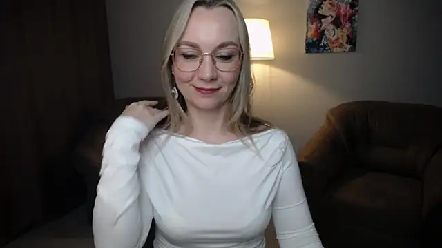 Snapshot of Ava_Elior chatting on April 1, 2026, 1:41 pm Ava Elior online show from April 1, 2026, 1:41 pm