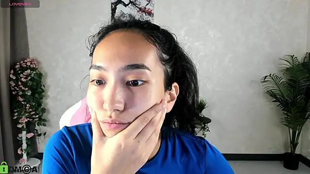 FlirtyAura online show from September 22, 2025, 3:45 am