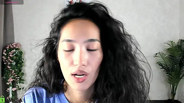 FlirtyAura online show from September 24, 2025, 3:46 am