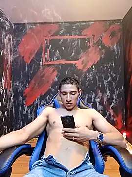 jhonny thes28 online show from May 12, 2026, 11:22 pm