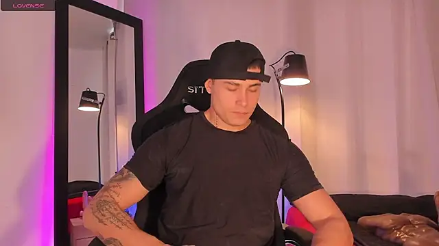 connorsmiith online show from July 1, 2026, 2:39 pm